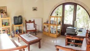Heliopetra studios, small village near beaches - Living area