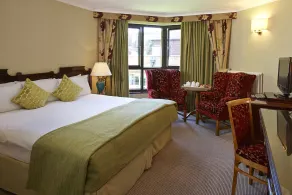 The Bull - Room