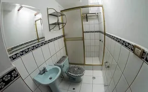 Hostal Madre De Dios - Bathroom