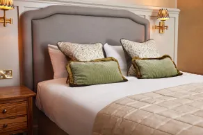Dog and Partridge by Greene King Inns - Room