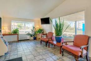 Hilliard Motor Lodge - Lobby sitting area