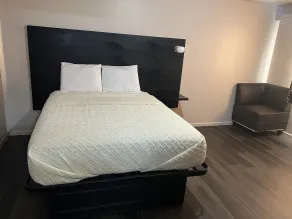 Laci's Country Inn - Knob Noster - Chambre