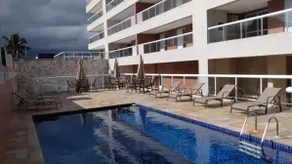 Apto novo e arejado com uma ampla sacada - Pool