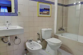 Unabhängige Wohnung Nr. 2 in einem alten Herrenhaus an der Mündung des Flusses Douro - Badezimmer