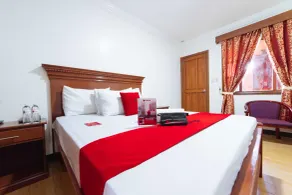 RedDoorz Plus @ Starhomes Olivianville - Chambre