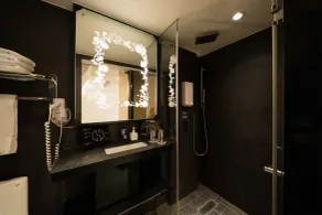 SWIIO Hotel Ximending - Bathroom