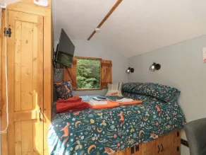 The Foxes Den Shepherds Hut - Room