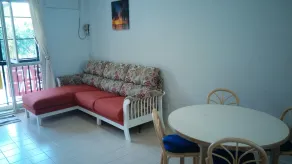 Pinang Beach Apartment @ Bayu Emas - Matservice på rummet