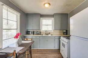Near Sabine Lake & Refineries: Pet-friendly Apt - Interiör