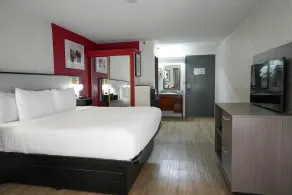 Ramada by Wyndham Tulsa Broken Arrow - Chambre