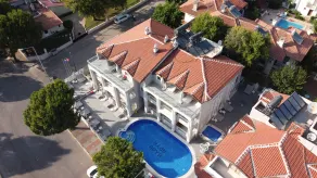 Arya Apart - Pool