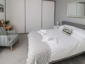 18 Acklington Road - Room