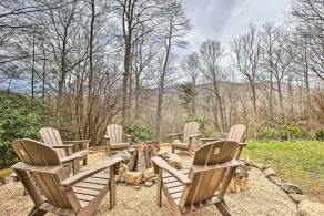 Game Room & Fire Pit: Spacious Elk Park Lodge! - Interiör