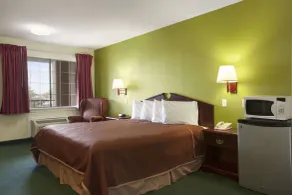 Howard Johnson by Wyndham Grand Prairie Near Lone Star Park - Chambre