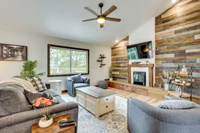 1 Mi to Dtwn Loudon: Spacious River-view Home - Interiør