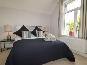 Robin Hill - Room