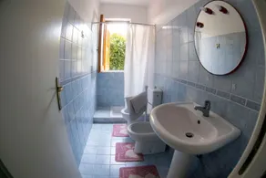 Furnished Open-space Apartment Near the sea and Commercial Points - Baño
