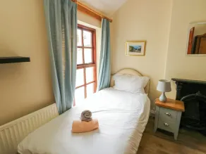 1 Castle Row - Room