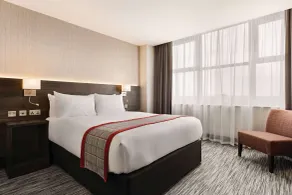 Ramada by Wyndham Leeds East - Room