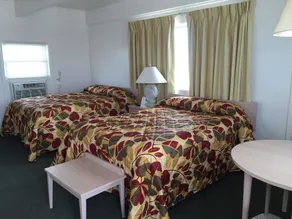 Fish Tales Boardwalk Inn & Ocean Mecca Motel - Rum