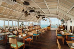 Aston Canggu Beach Resort - Restaurant