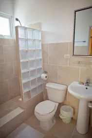 Kite Beach Inn - Bathroom
