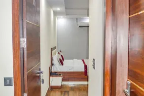 FabHotel The Golf Inn - Nr Botanical Garden Metro - Camera
