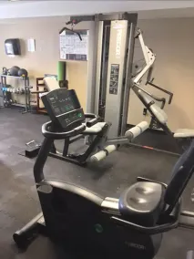 Host Inn an All Suites Hotel - Salle de remise en forme