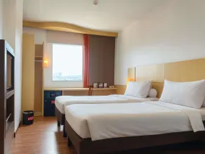 Ibis Bandung Pasteur - Room