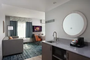 Hampton Inn & Suites Manistee Waterfront - Chambre