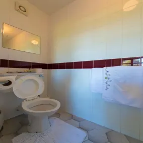 Aisleigh Guest House - Baño
