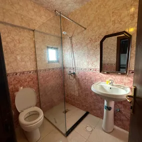 Nahas Plaza - Bathroom