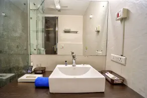 FabHotel Rivlet - Bathroom