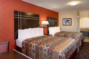 Best Western Plus Raffles Inn & Suites - Chambre