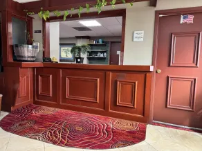 Highlander Inn Cleveland Beachwood Near I-480 - Rezeption