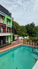 Lotus Beach Resort - Piscine