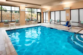 Courtyard by Marriott Charlotte Waverly - Piscine