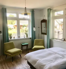 In het huis van Henne van de Enne - Værelse
