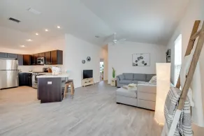 Home in The Villages Near the Newer Town Centers! - Interiør