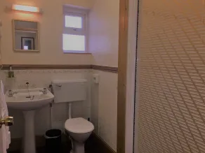 Shrubbery Guest House - Badezimmer