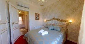 HHK Hotel - Room