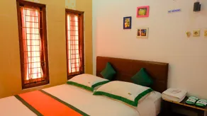 Homestay Syariah Monjali Taman Pelangi by Simply Homy - Room