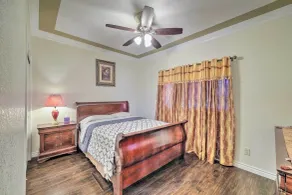 Manteca Home w/ Gated Yard ~ 2 Mi to Downtown - Rum