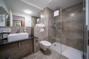EE Hotel - Bagno