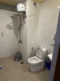 Gulnaar Inn Near US Counsulate Sankar nethralaya Apollo Hospital - Bathroom