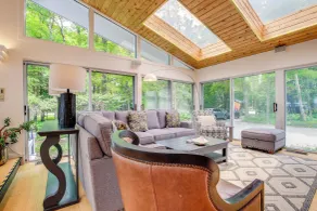 Modern Waterfront Home - 1 Mi to Cave Point Park! - Innvendig
