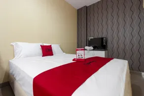RedDoorz Plus @ Cipete Damai - Room