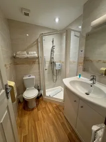Haddon Hall Hotel - Baño