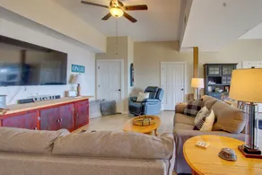 Waterfront Gem w/ Fire Pits & Dock in Georgetown - Innvendig