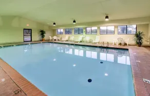 Hawthorn Suites Midwest City - Piscine